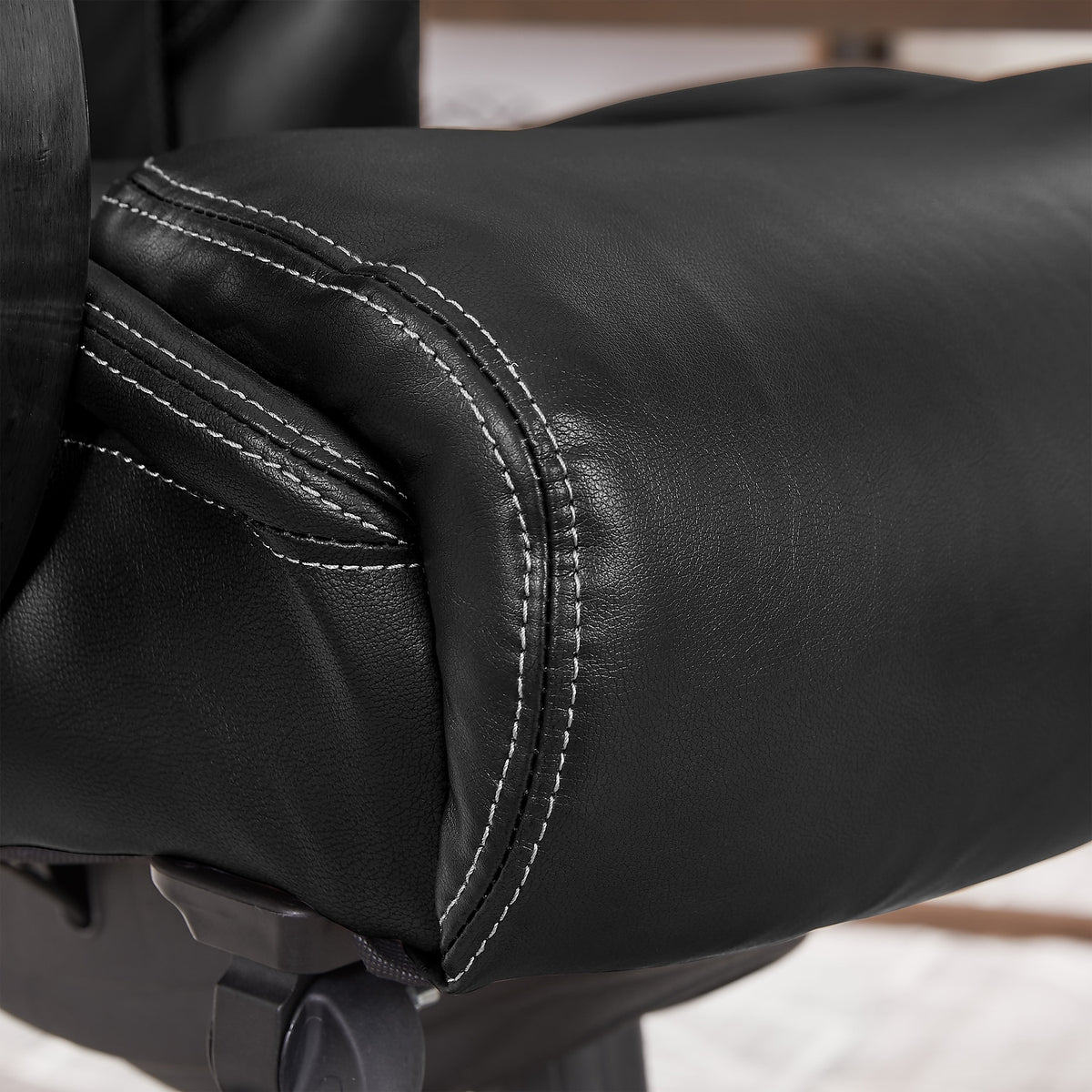 Jet Black/Gray Ergonomic Leather Executive Chair P2686