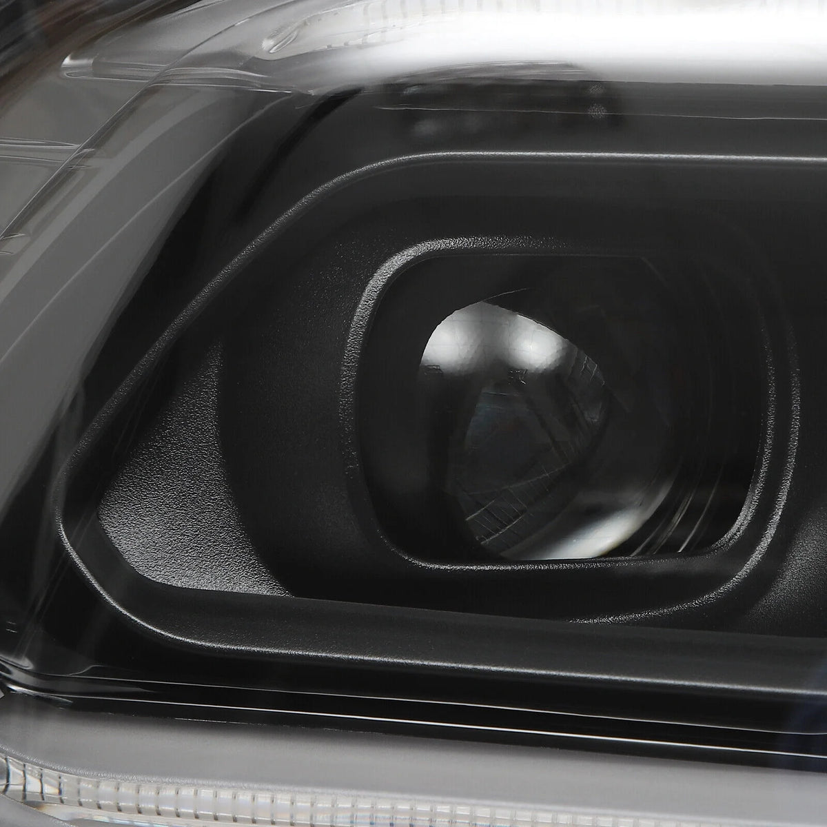 Right LED Headlight Assembly for Dodge Durango C708