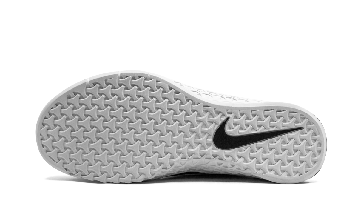 Metcon 4 "BLACK / WHITE" BV1636 001
