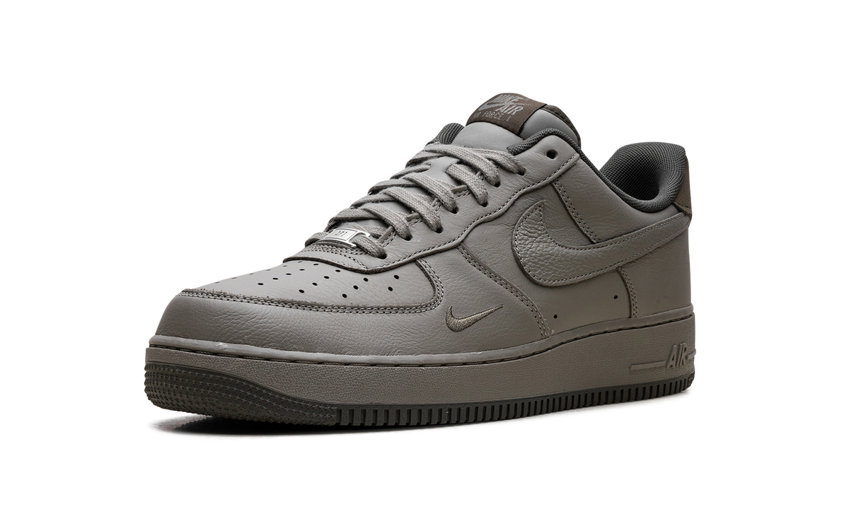 Air Force 1 Low '07 LV8 "Light Army Cargo Khaki" HM9483 300