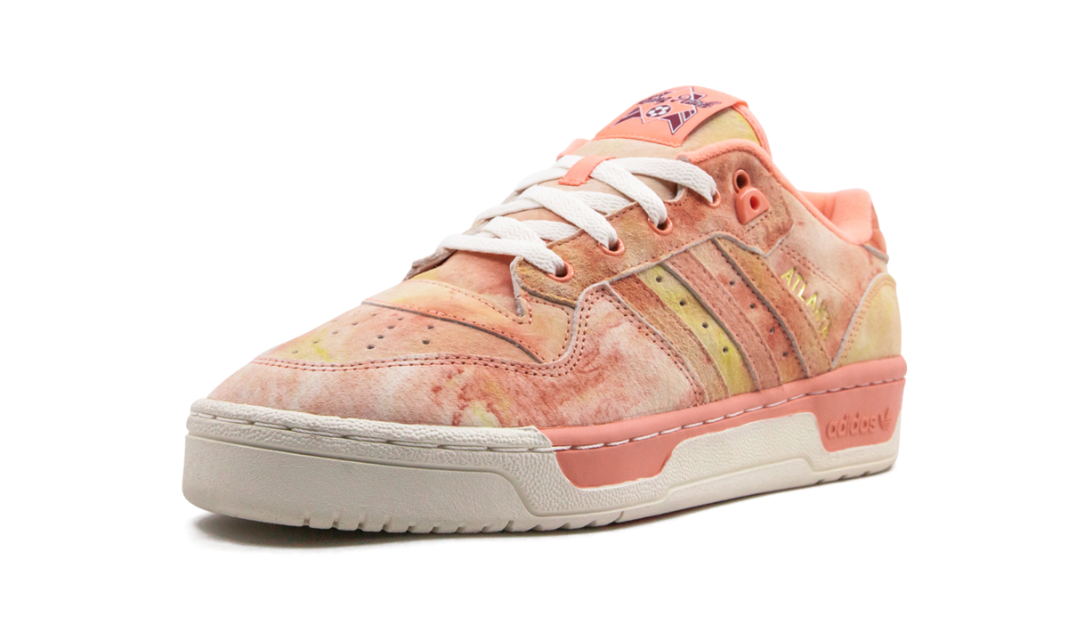 Rivalry Low "Social Status - Kings Peach" EE6384