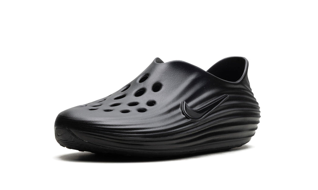 Nike ReactX Rejuven8 Slip-Ons in Black