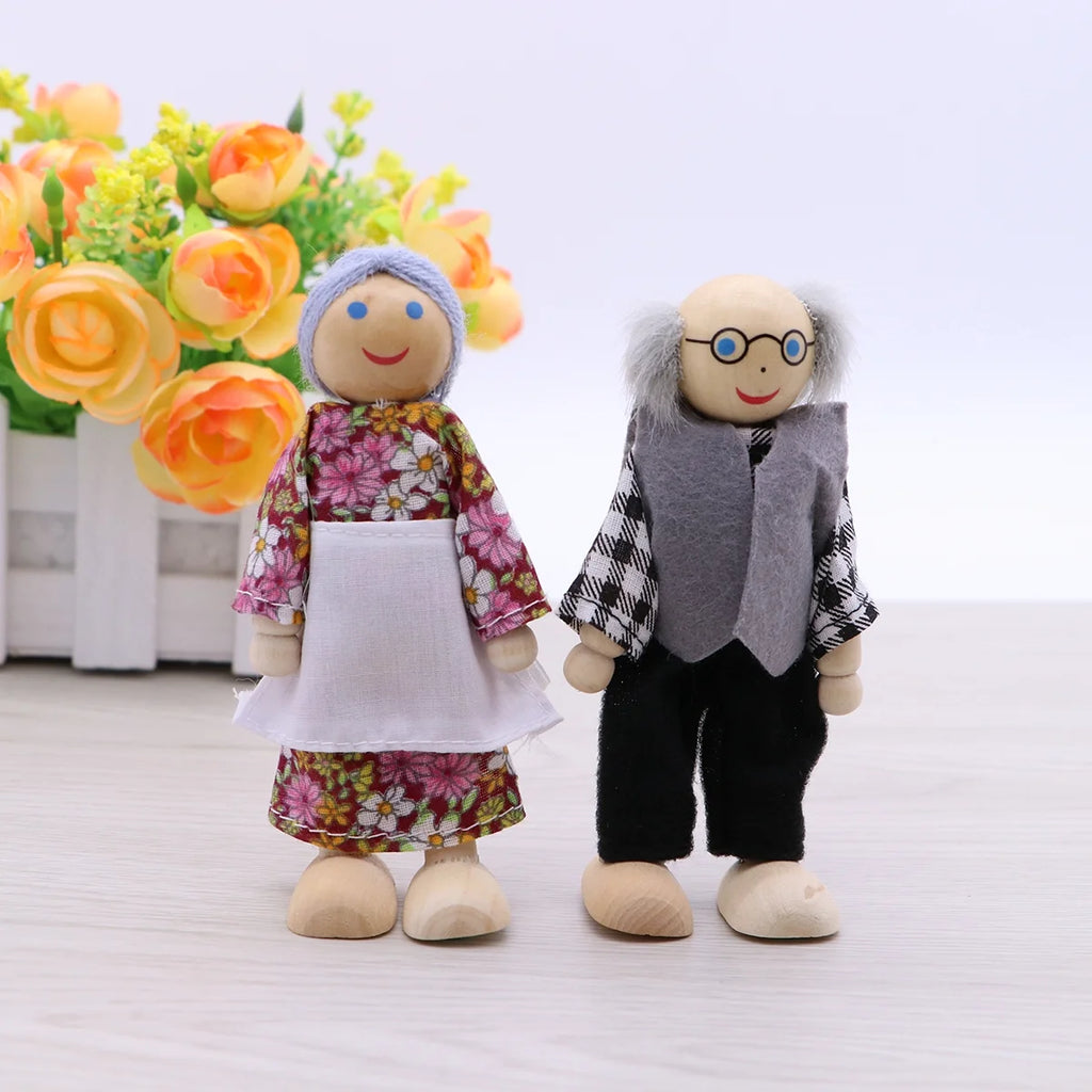 7pcs Wooden Dolls Pretend Play Set Figure Toy T764