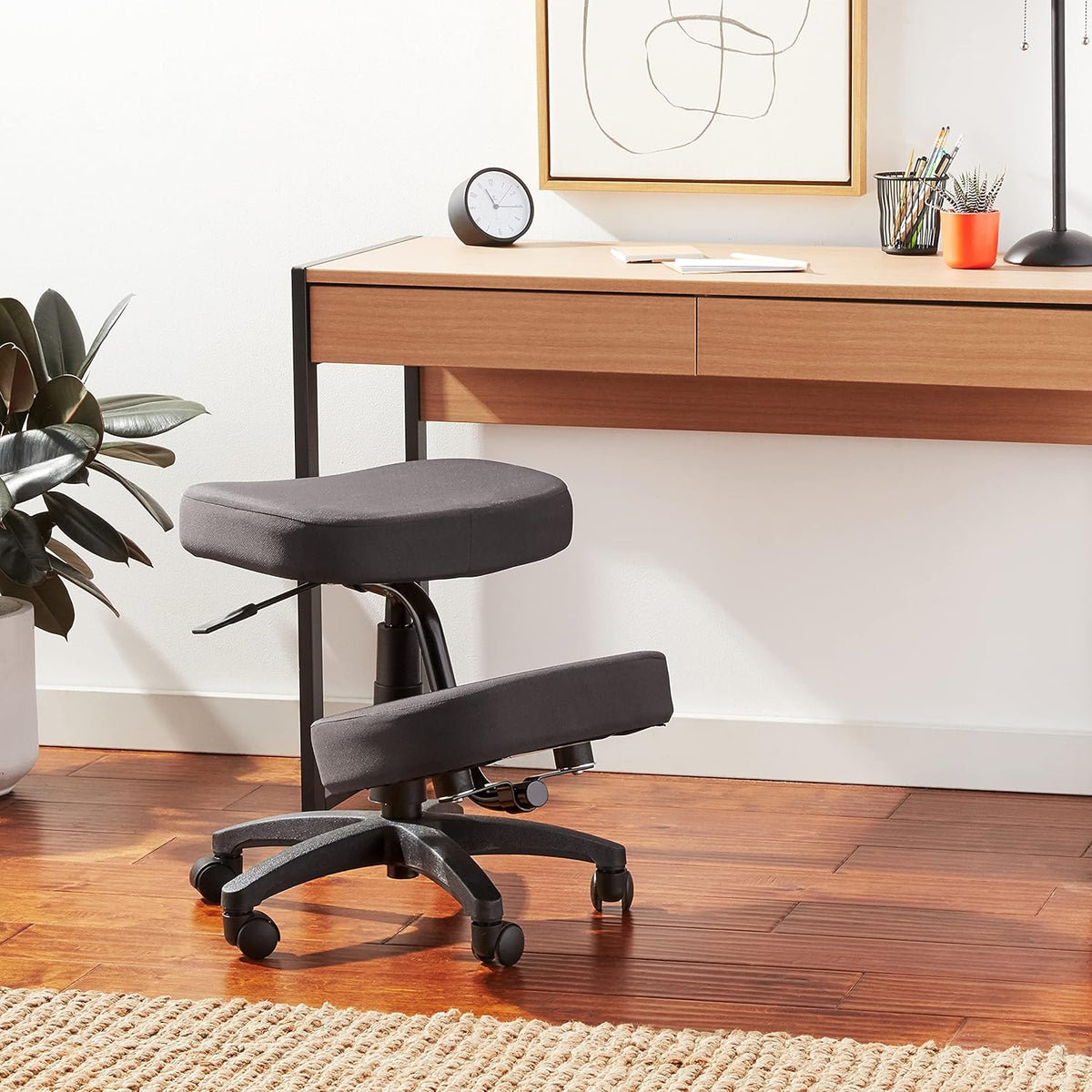 Black Knee Chair with Casters and Memory Foam Q942