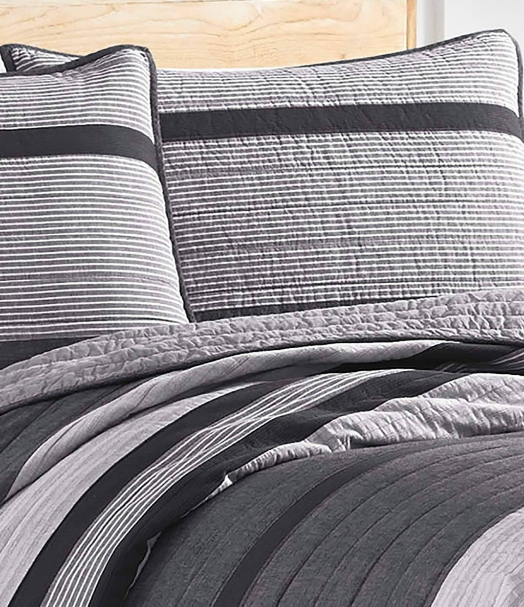 Full/Queen Quilt A332085
