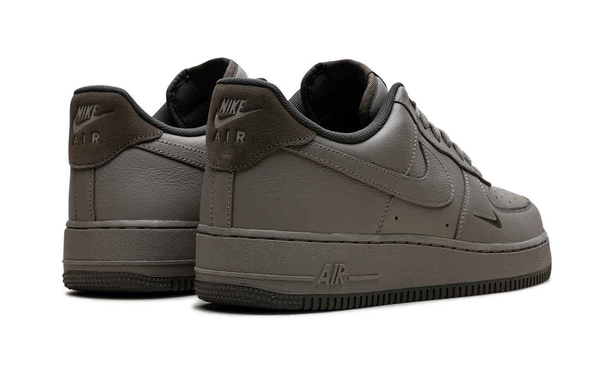 Air Force 1 Low '07 LV8 "Light Army Cargo Khaki" HM9483 300